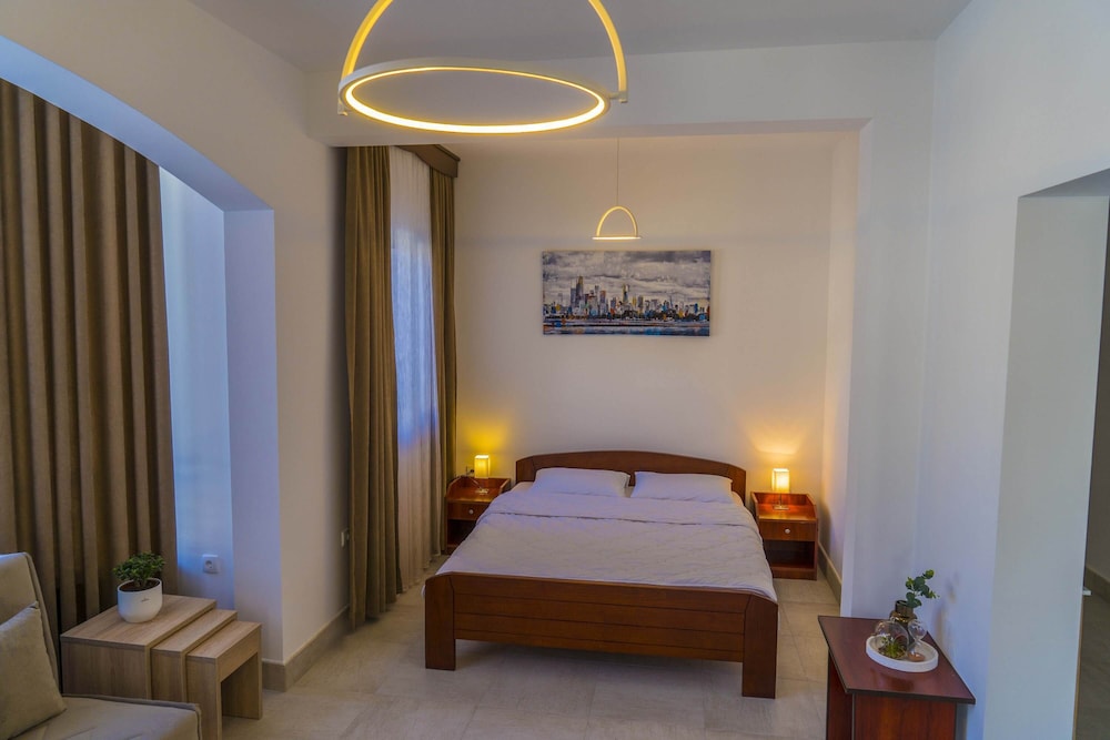 Standard Studio, 1 Bedroom, Terrace (1)