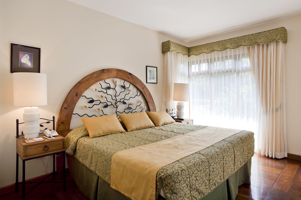 Suite, 1 King Bed - Photo 7
