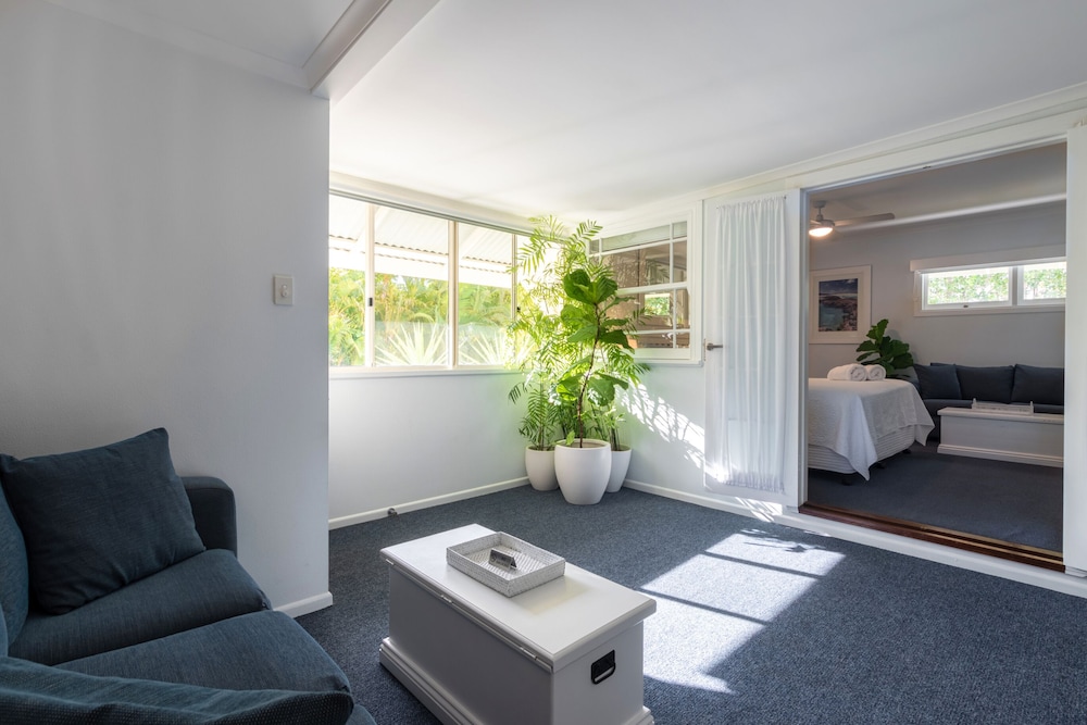 Suite, 2 Bedrooms - Photo 4
