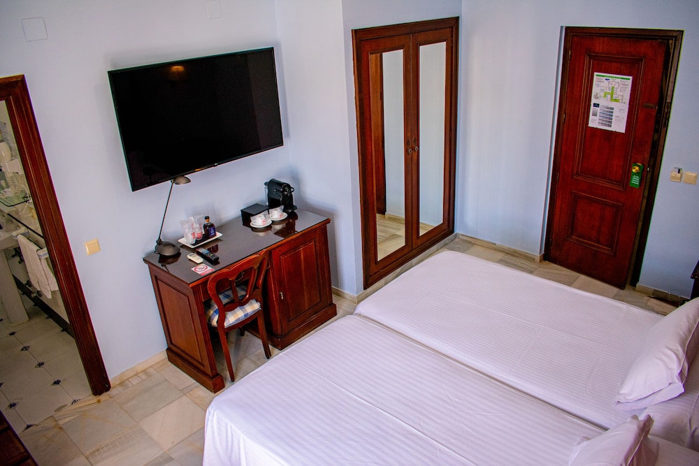 Standard Double or Twin Room photo 2