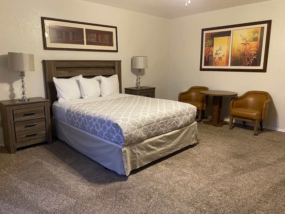 Comfort Studio, 1 Queen Bed, Non Smoking, Balcony photo 1