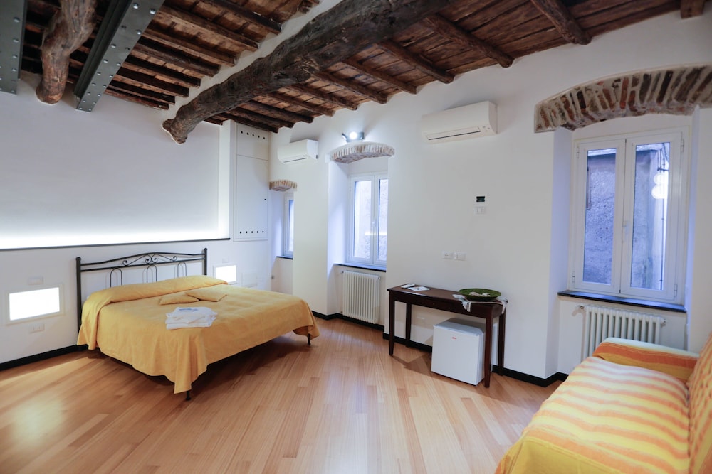 Economy Double Room photo 3