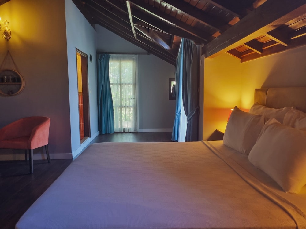 Exclusive Room, 1 King Bed, Jetted Tub, Sea View, photo 6