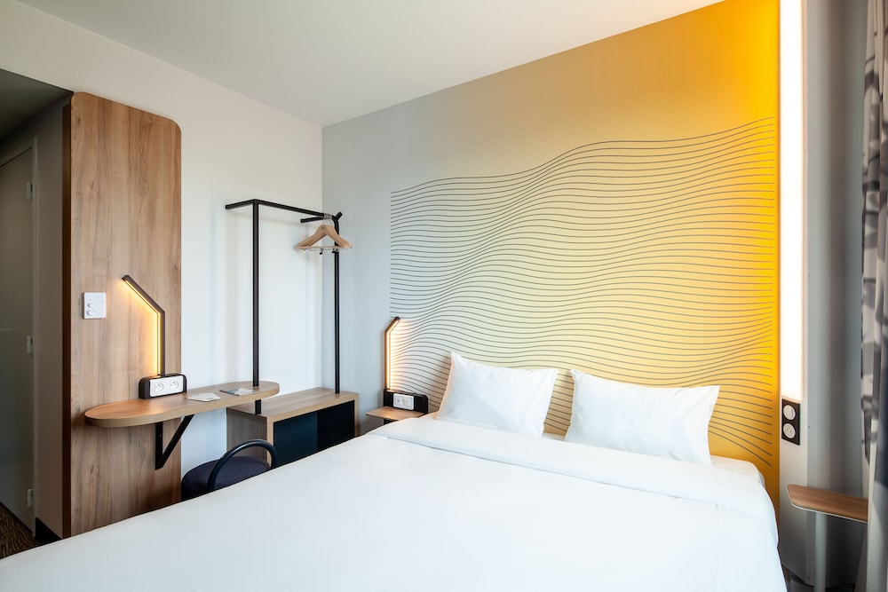 Superior Double Room thumbnail 5