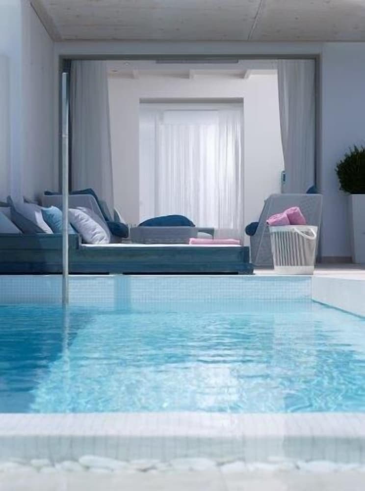 Suite, Private Pool ( Blu ) photo 3
