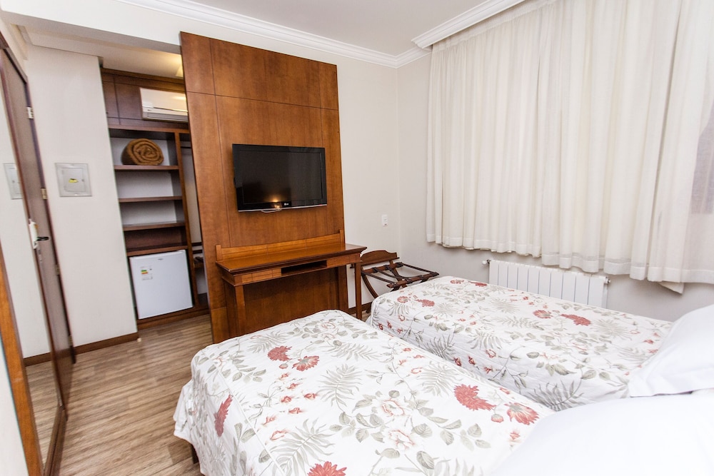 Deluxe Twin Room photo 3