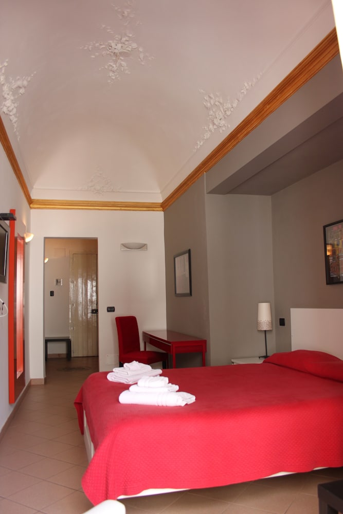 Double Room - Photo 3
