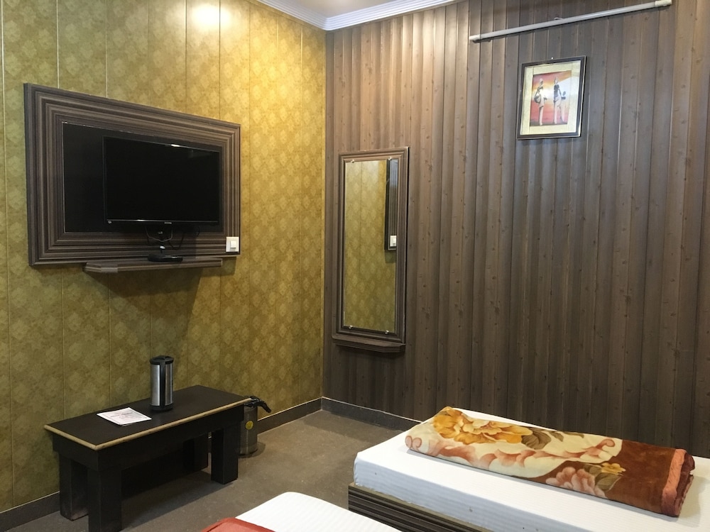 Family Triple Room, Multiple Beds photo 3