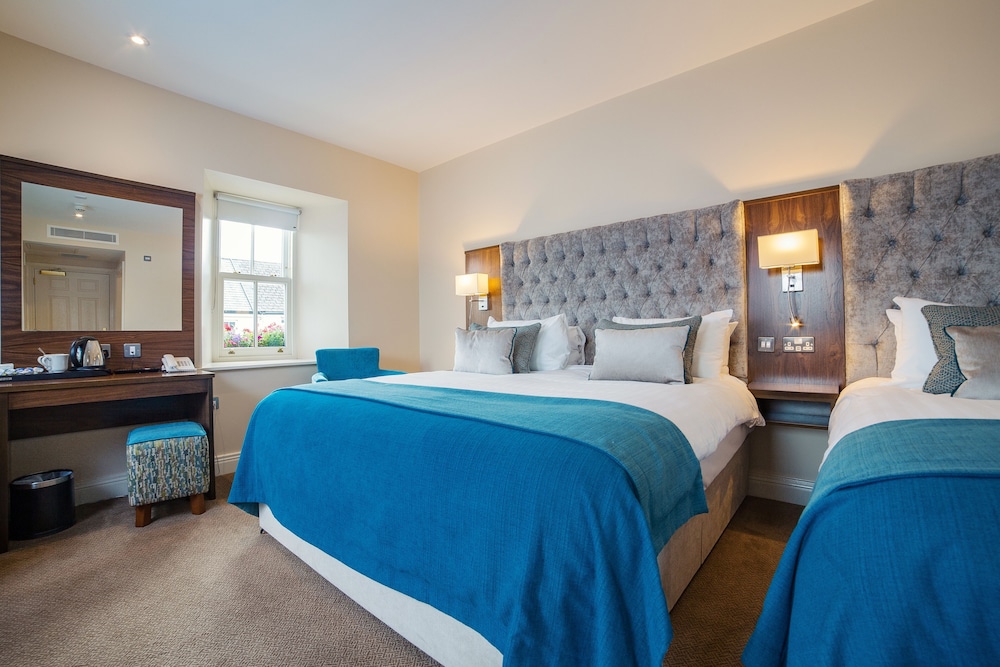 Deluxe Triple Room, Multiple Beds photo 3
