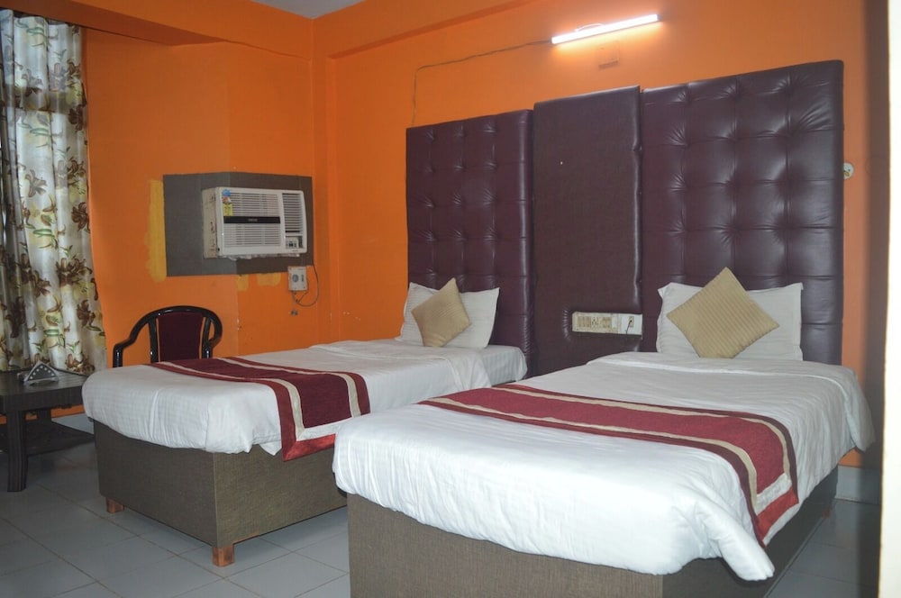 Executive Studio Suite, City View