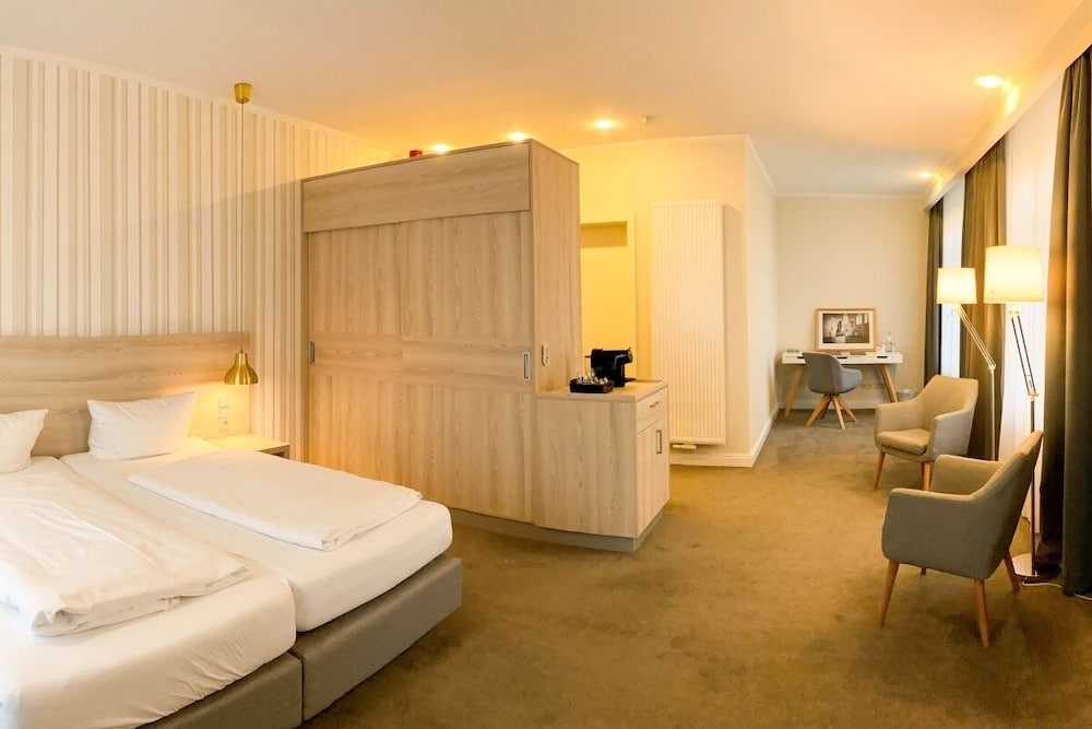 Junior Suite, Terrace, Park View