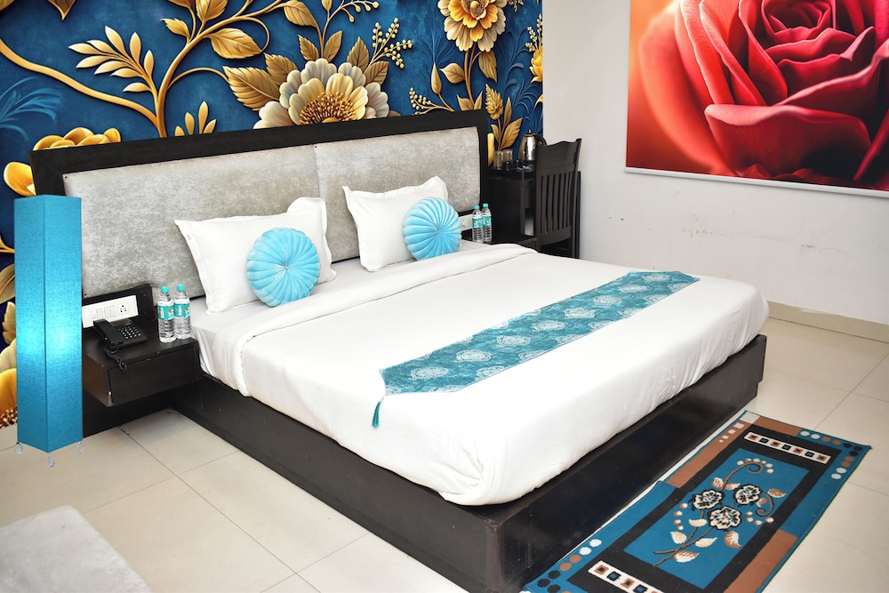 Deluxe Double Room, City View