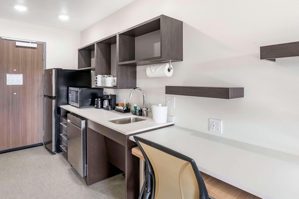 Studio Suite, 1 King Bed, Accessible (Roll-In Shower) - Photo 2