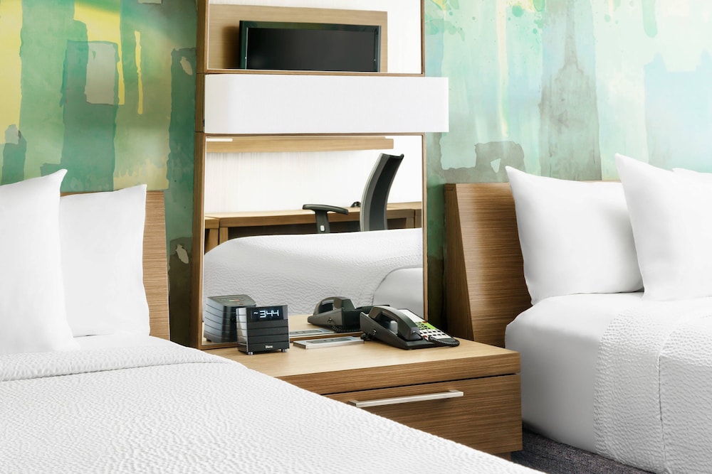 Room, Multiple Beds thumbnail 5