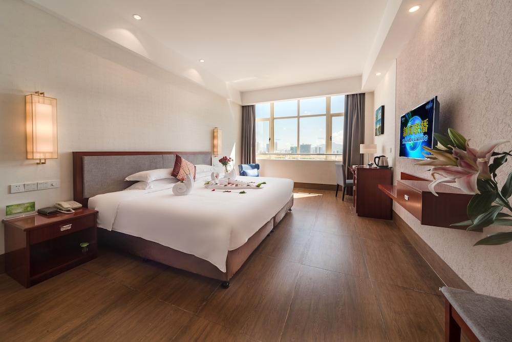 Deluxe City View Double Bed Room - Photo 2