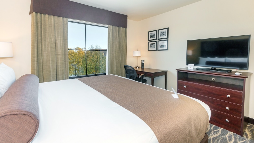 Room, 1 King Bed, Accessible Benched Tub, Non Smoking - Photo 2