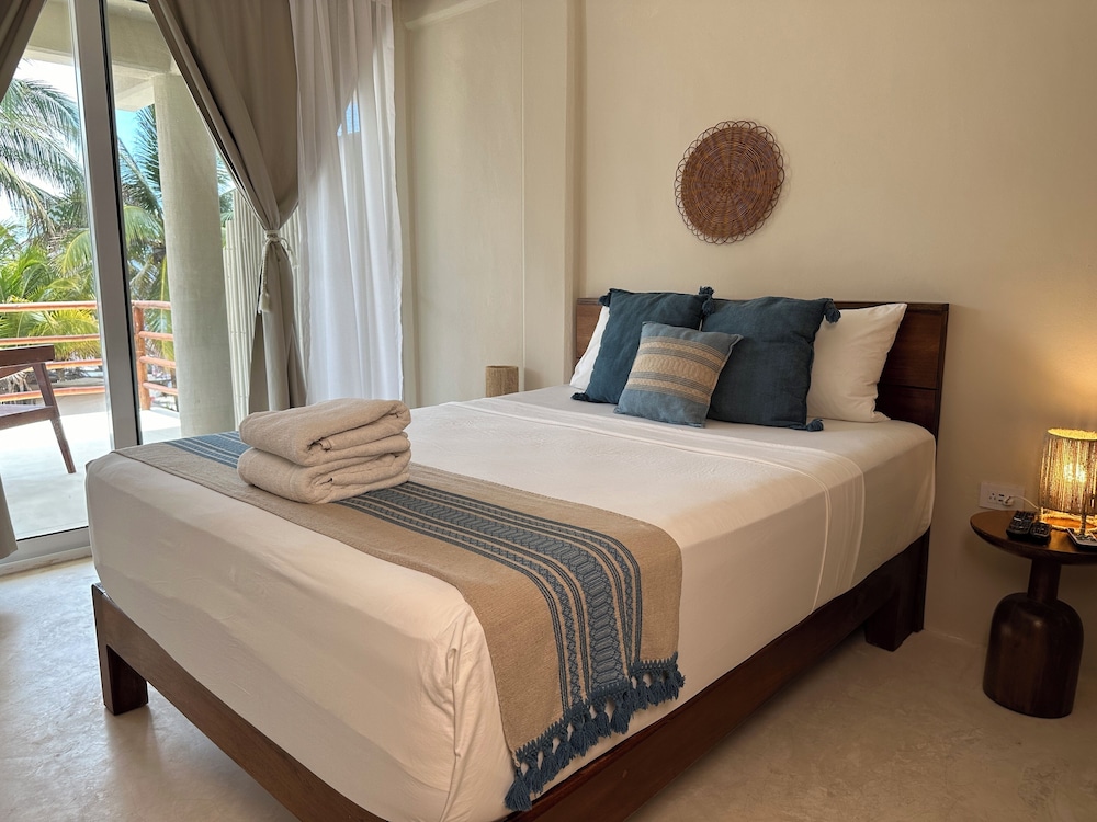 Standard Suite - Photo 7