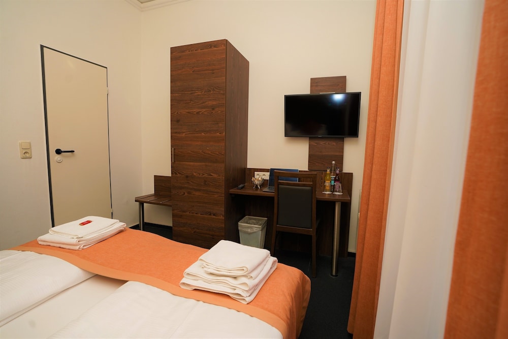 Double Room - Photo 9