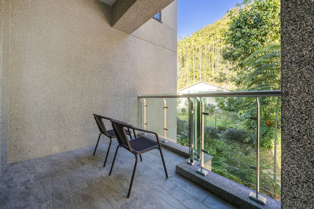 Quadruple Room with Mountain View - Photo 8