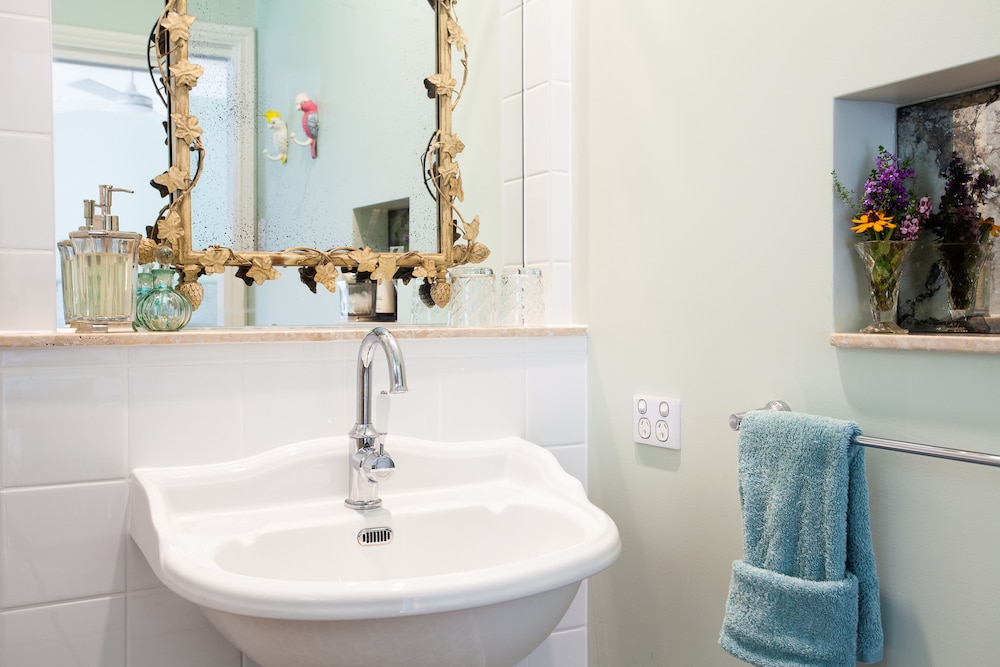 King Ensuite (1) photo 2