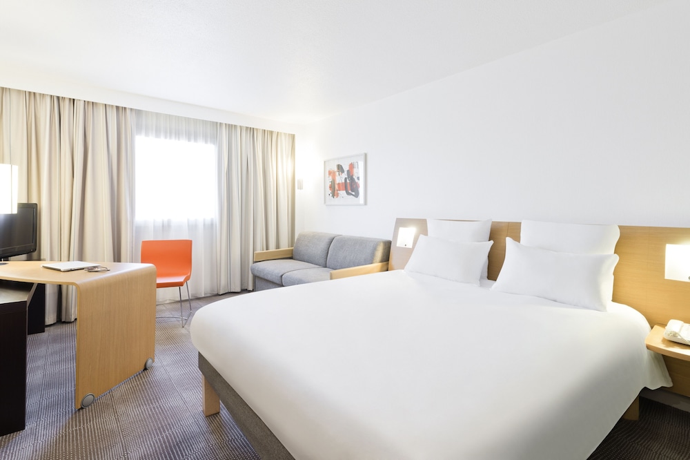 Superior Room, 1 Queen Bed with Sofa bed photo 2