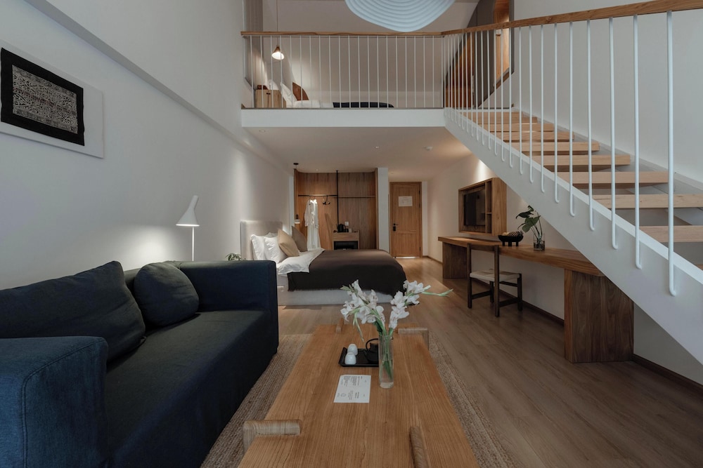 Family Duplex, Balcony, Hill View photo 1
