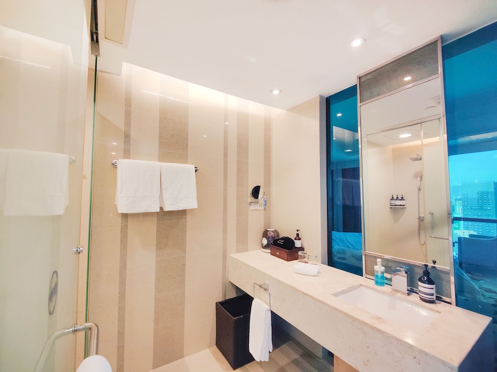 Superior Room, 2 Twin Beds(Complimentary Mini Bar and Night Snack) - Photo 7