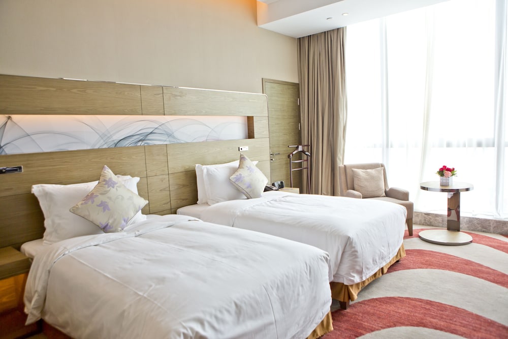 Deluxe Room, 2 Twin Beds photo 2