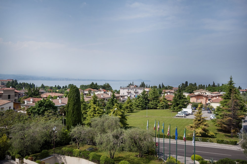 Deluxe Double Room, Balcony, Lake View photo 2