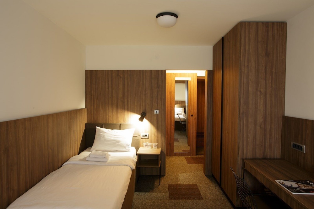 Superior Triple Room photo 2