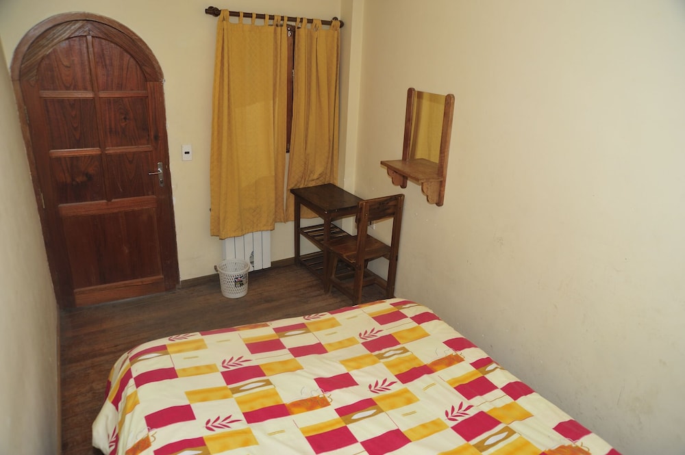 Double Room, 1 Double Bed, Shared Bathroom photo 3