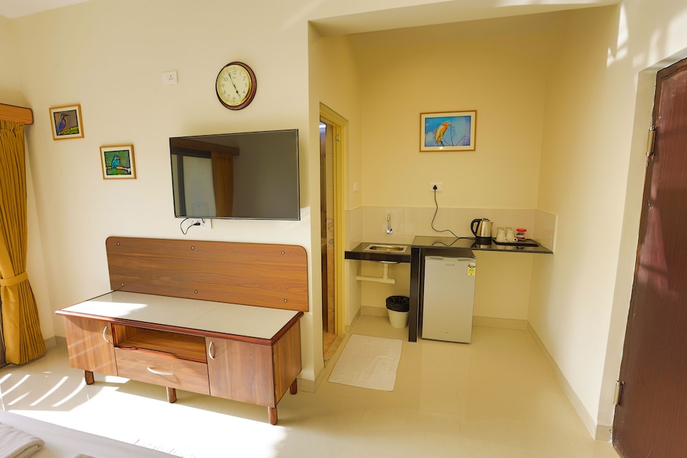 Deluxe Room, Balcony - Photo 2