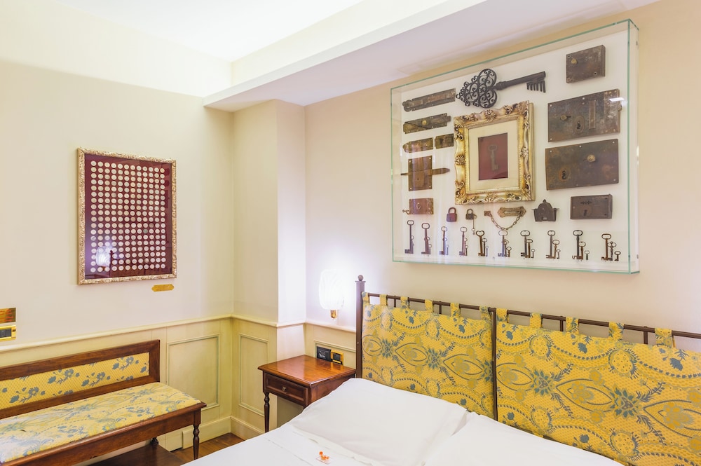 Classic Double or Twin Room - Photo 27