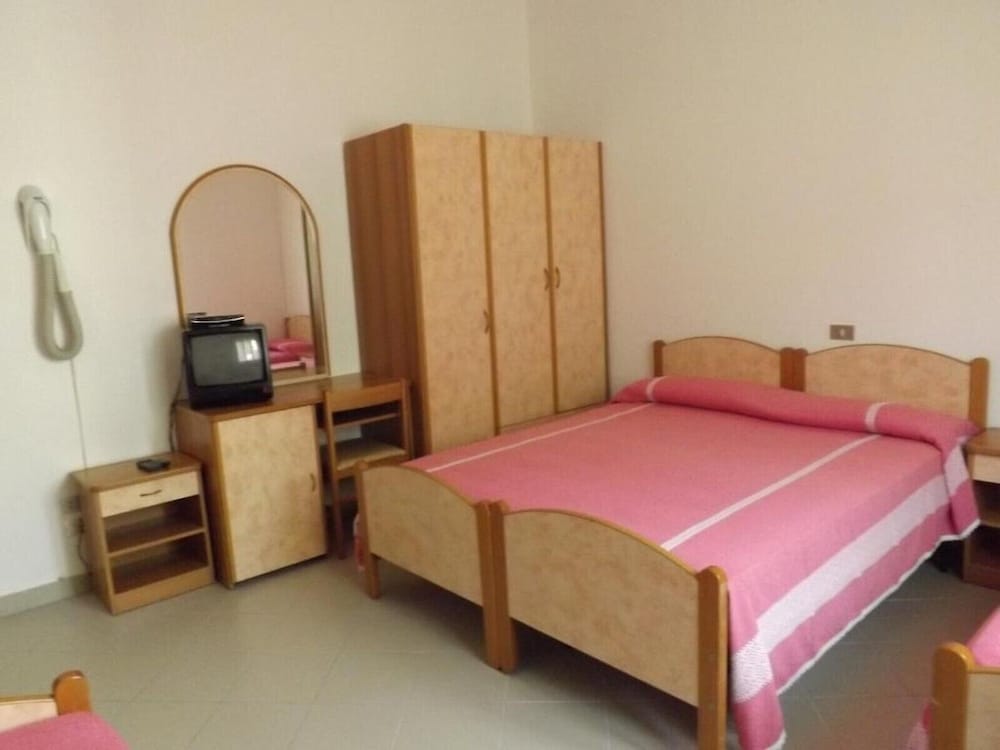 Basic Double Room photo 1