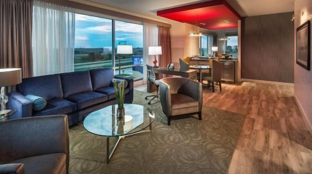 Suite, 1 King Bed, Jetted Tub photo 3