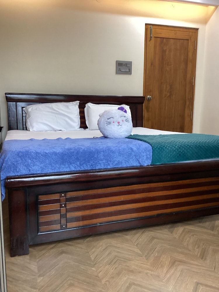 Classic Single Room, City View