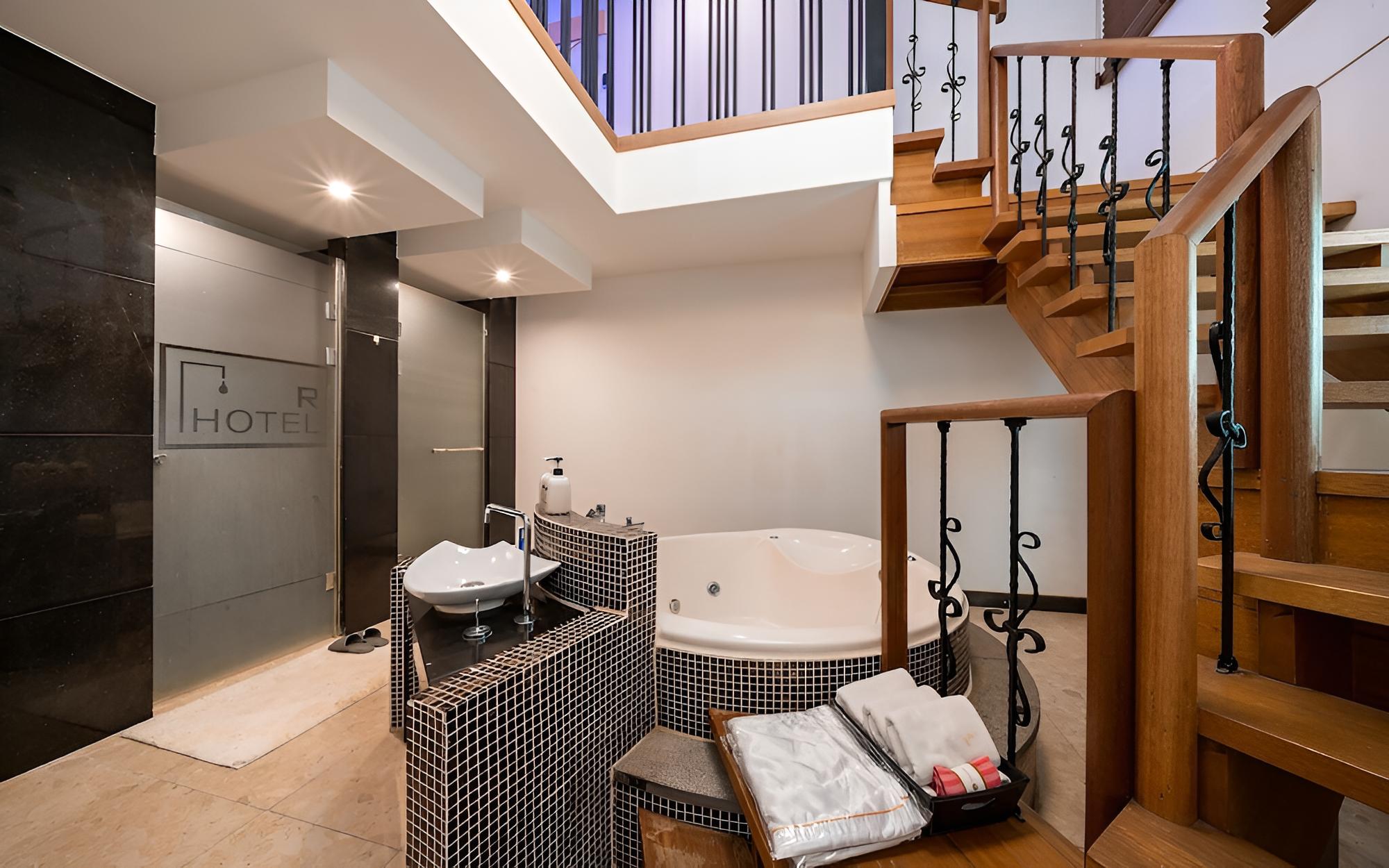 Room (VIP-Duplex) - Photo 19
