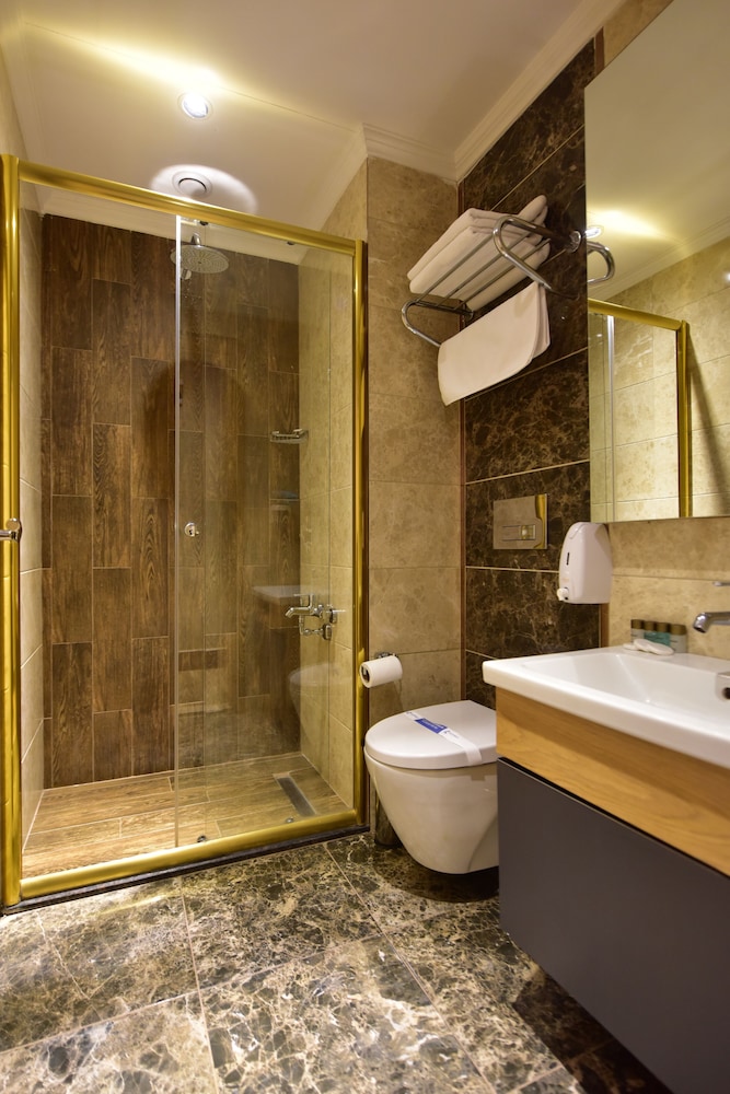 Standard Triple Room photo 2