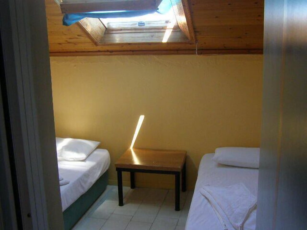 Family Quadruple Room photo 2