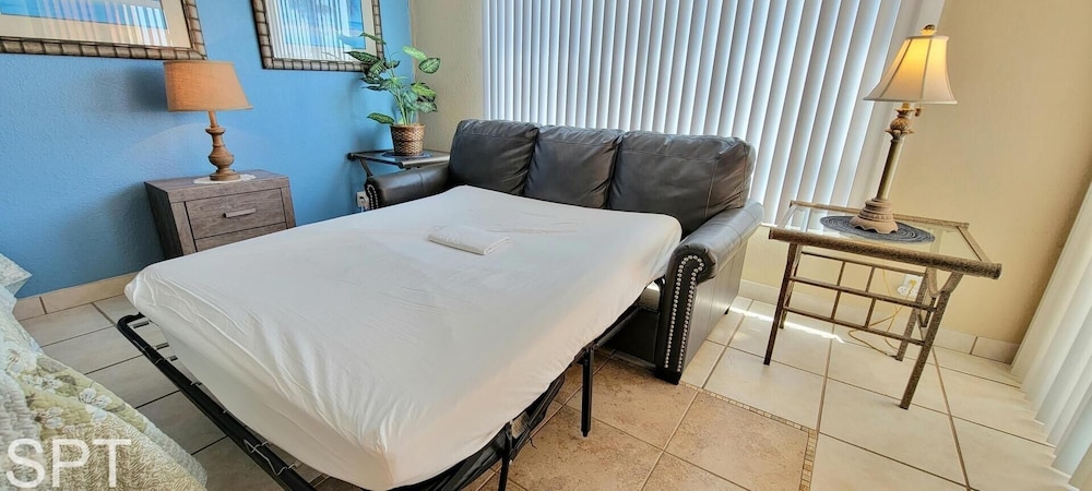 Condo, 1 Bedroom