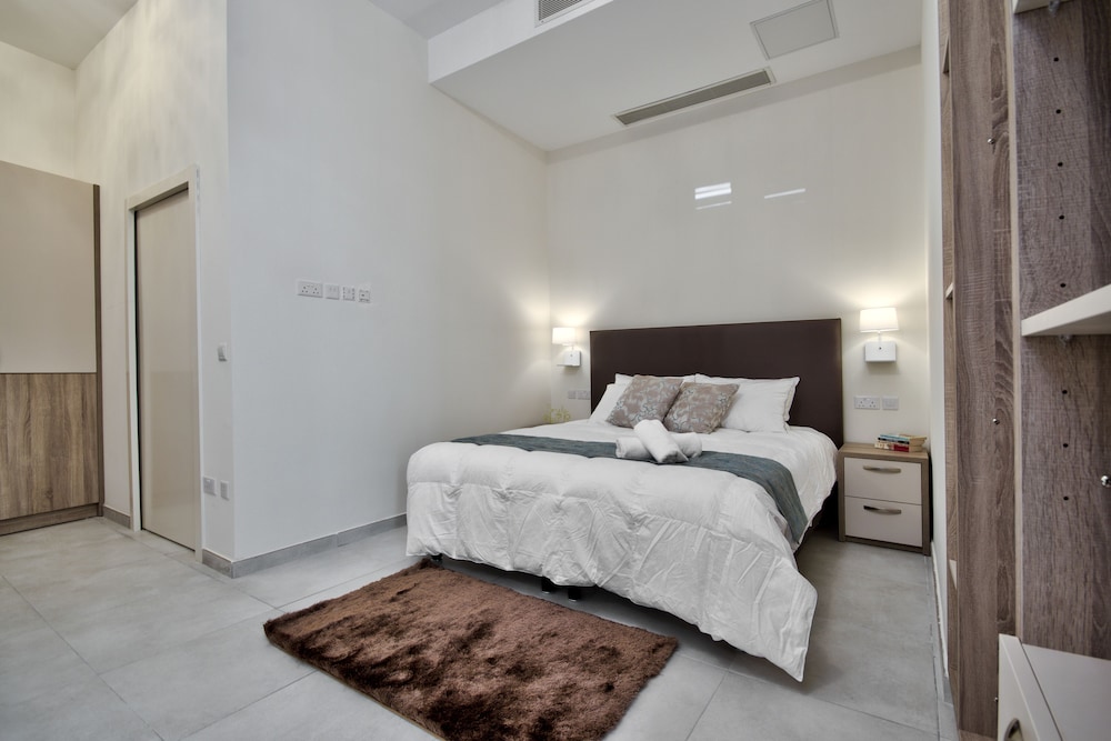 Family Room, Multiple Beds, City View (No1)