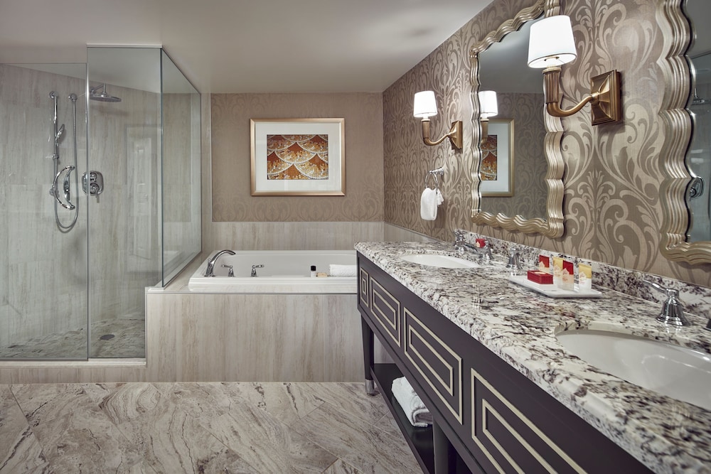 Bordeaux Lemans Suite 2 Queens - Photo 4
