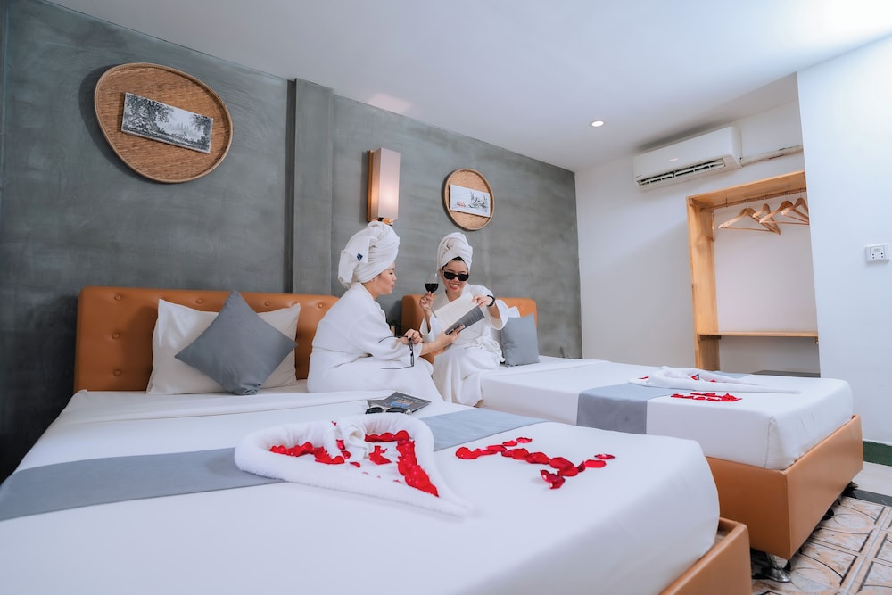 Superior Twin Room, Multiple Beds, Non Smoking photo 3