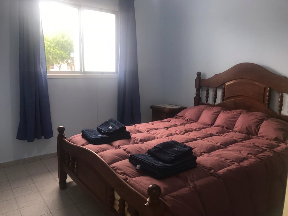 Economy House, 2 Bedrooms, Non Smoking, Private Bathroom photo 2