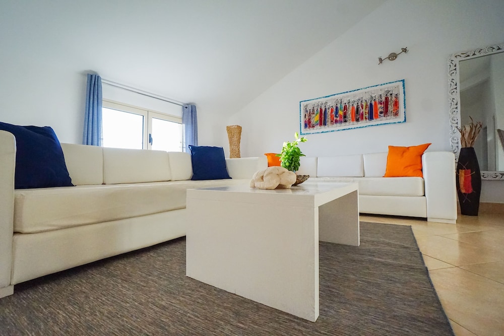 Deluxe Apartment photo 2