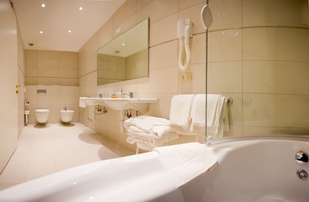 Suite, Partial Sea View (Small) photo 2