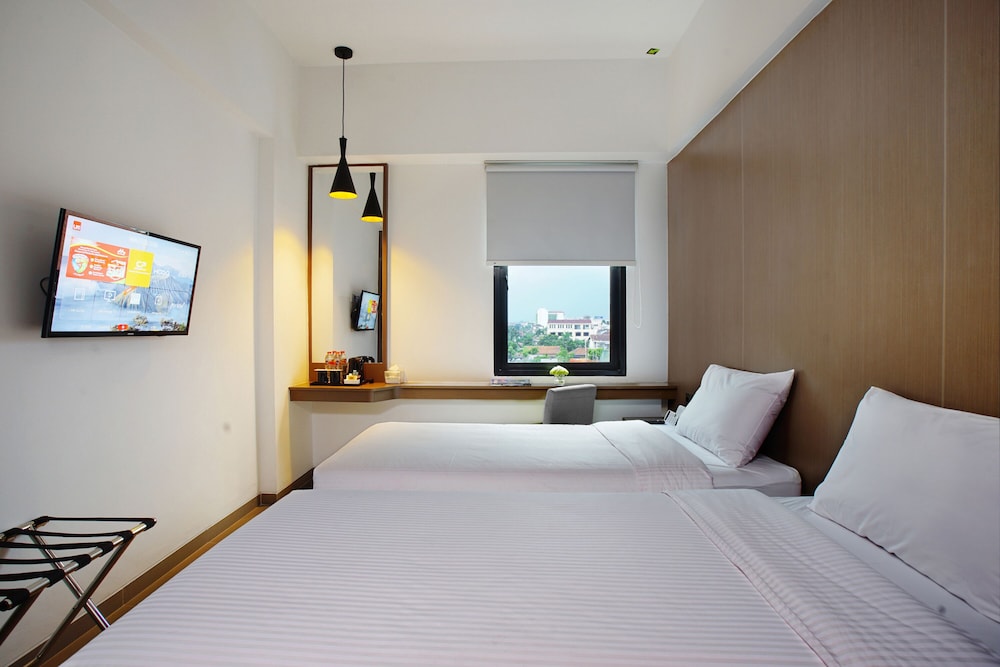 Superior Twin Room, City View photo 2