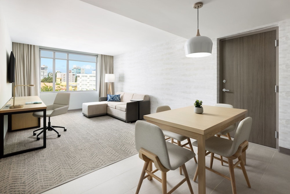 Suite, 1 Bedroom - Photo 12