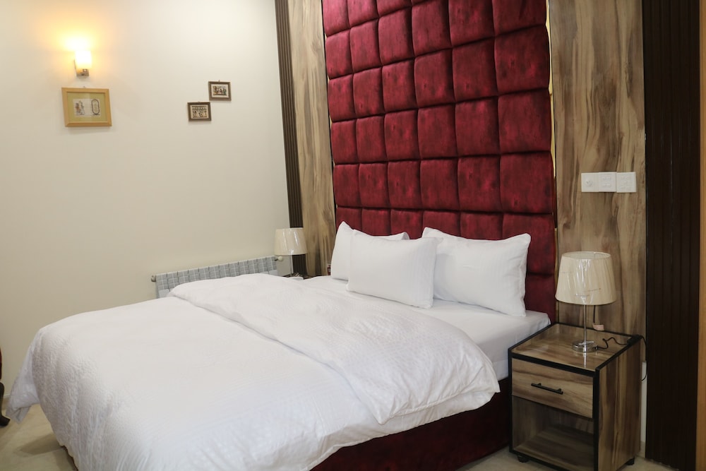 Deluxe Room - Photo 1