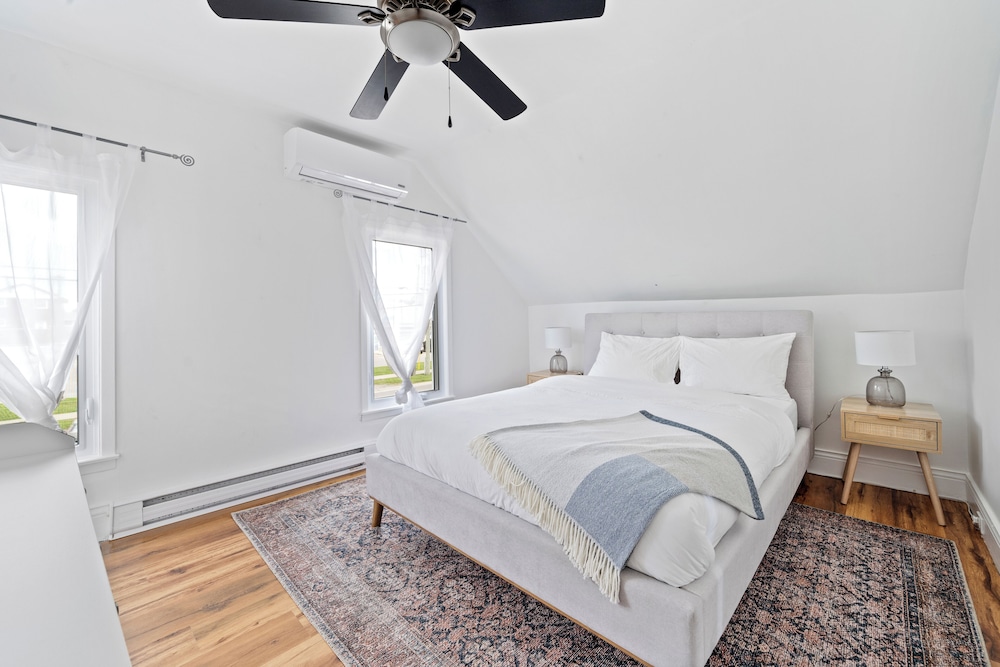 Waupoos Cottage